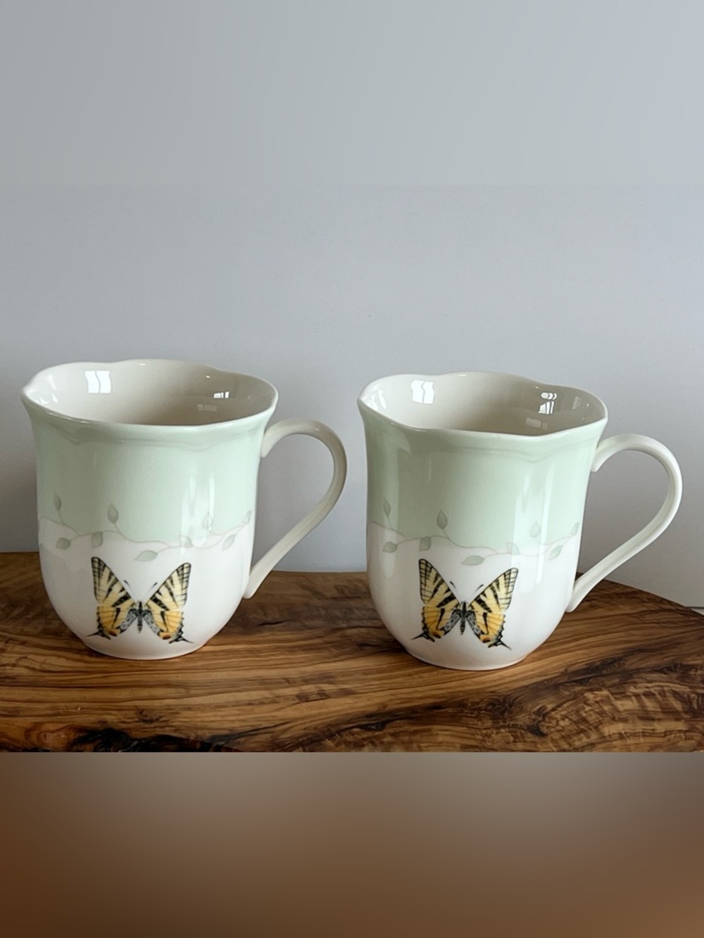 Set Of 2 LENOX Porcelain BUTTERFLY MEADOW Pattern 11oz Coffee MUG Cup 3¾" Tall